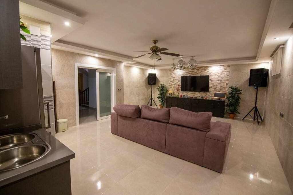 Lujosa Villa En Alhaurin De La Torre 7 Dormitorios Esterno foto