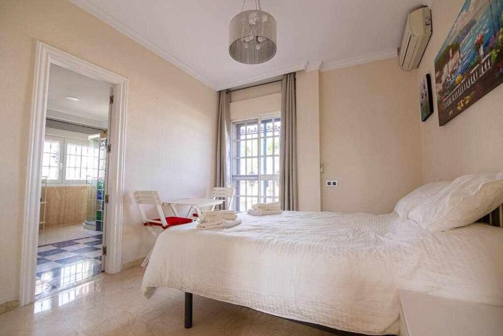 Lujosa Villa En Alhaurin De La Torre 7 Dormitorios Esterno foto