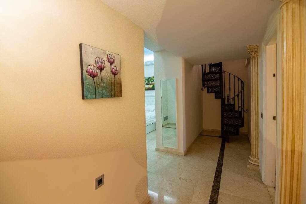 Lujosa Villa En Alhaurin De La Torre 7 Dormitorios Esterno foto