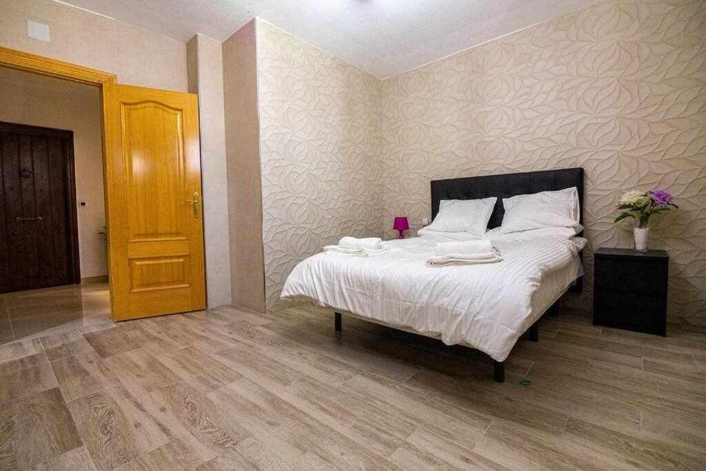 Lujosa Villa En Alhaurin De La Torre 7 Dormitorios Esterno foto