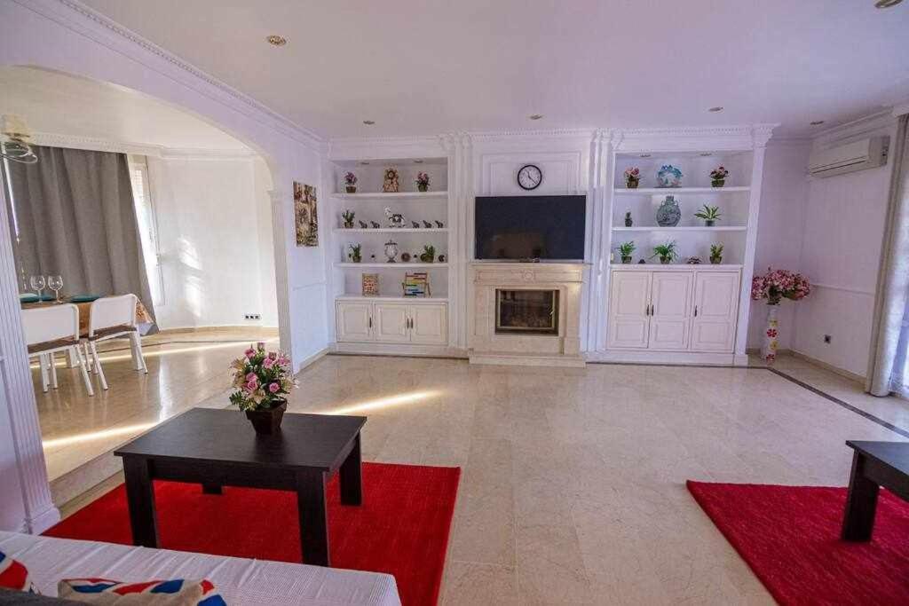 Lujosa Villa En Alhaurin De La Torre 7 Dormitorios Esterno foto