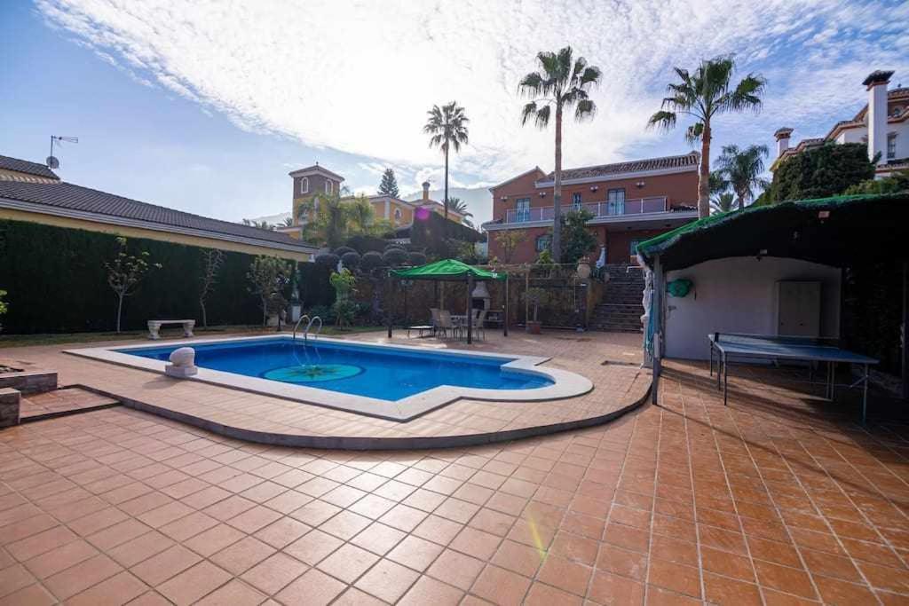 Lujosa Villa En Alhaurin De La Torre 7 Dormitorios Esterno foto